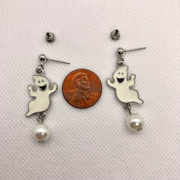 !!LAST PAIR!! Cute Ghost Earrings with Faux Pearls - Picture 4 of 5